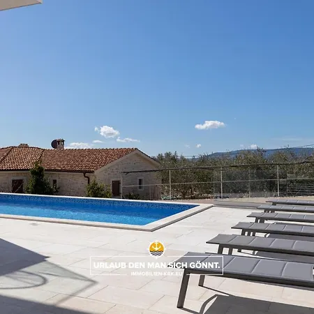 Вилла Neoma Linardici