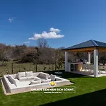 Neoma