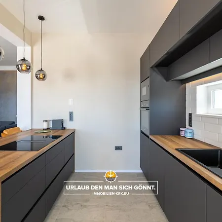 Neoma Villa *