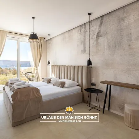 Neoma Villa *